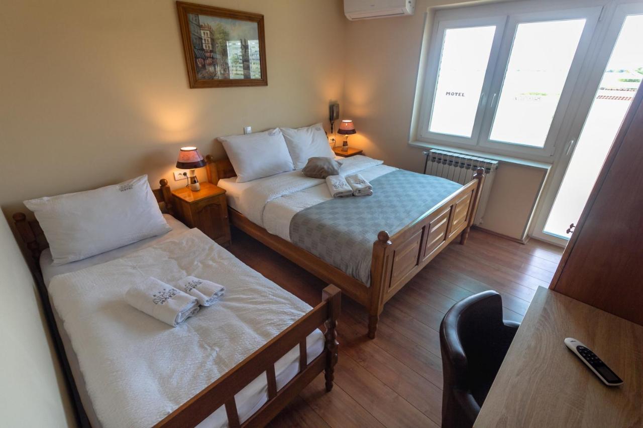 Motel Atos Laktaši エクステリア 写真
